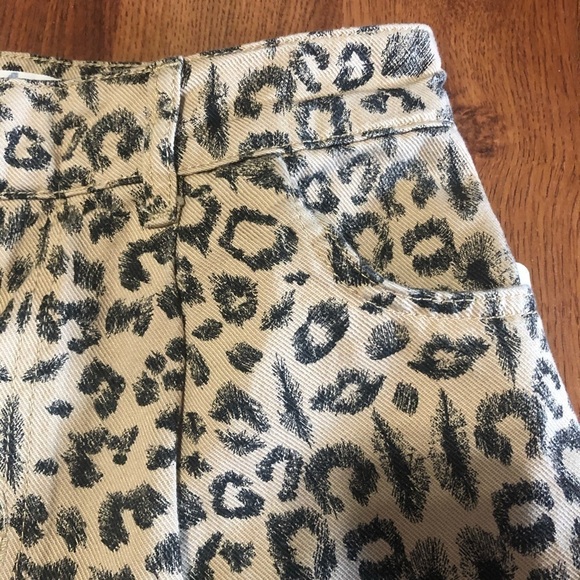 FREE PEOPLE WE THE FREE Printed Dogtown Cut-Off Shorts - Picture 5 of 10